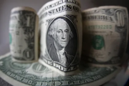 Cierre federal en EUA costó 15,000 mdd semanales a la economía