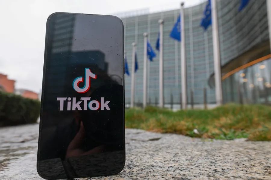 Comisión Europea: TikTok viola ley por diseño adictivo en menores