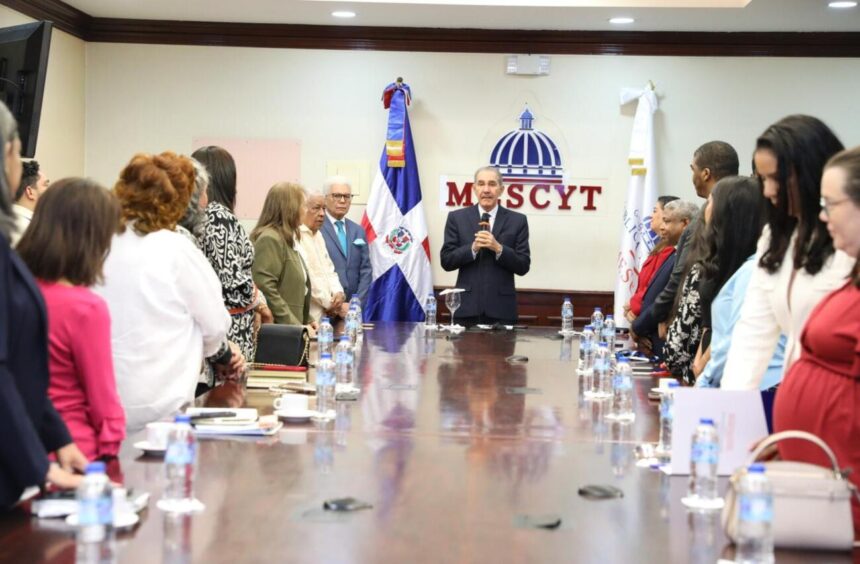 Inglés por Inmersión cumple 20 años fomentando empleo en RD