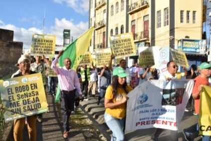Frente Amplio exige sanciones por corrupción en SeNaSa y fin a presencia militar extranjera