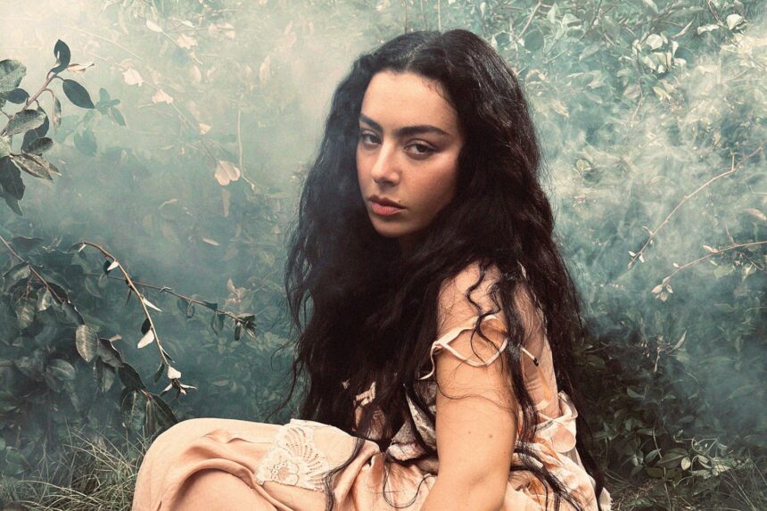 Charli XCX explora el gótico en su álbum "Wuthering Heights"