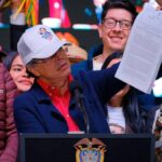 Petro mantiene salario mínimo en $2 millones para 2026 por decreto