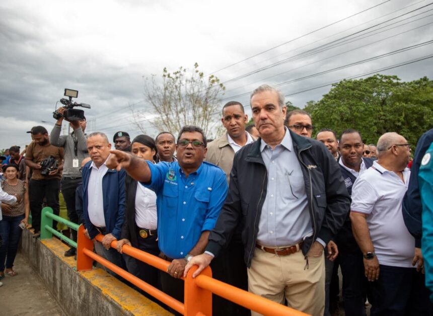 Abinader evalúa daños por inundaciones en Los Alcarrizos