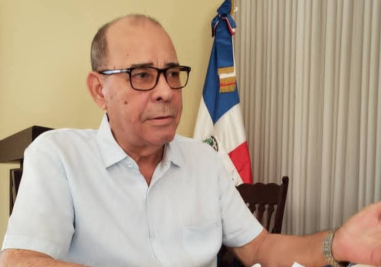 Sánchez anuncia construcción de nuevo mercado municipal en Samaná