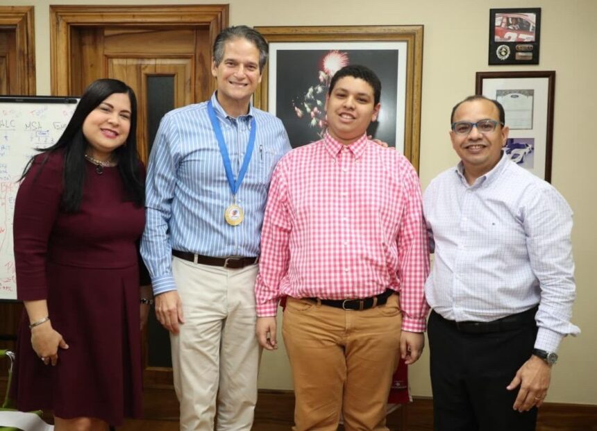 Oscar Villanueva recibe Medalla por la Inclusión 2026 en RD