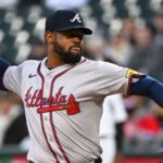 MLB reduce a cinco juegos suspensión de Reynaldo López