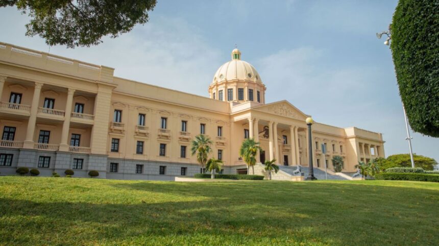 Abinader declara emergencia nacional en seis zonas por vaguada