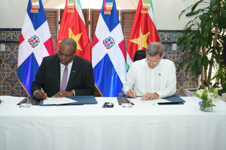 República Dominicana y Surinam refuerzan cooperación bilateral