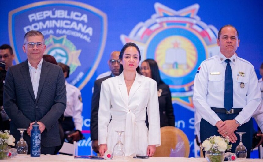 Policía Nacional suma 2,372 agentes en proceso de modernización