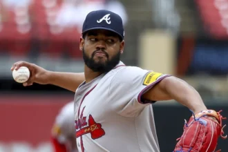Bravos de Atlanta mueven a Reynaldo López al bullpen