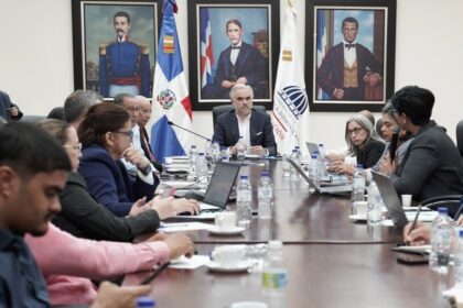 Evaluación docente avanza según lo previsto, informa Educación