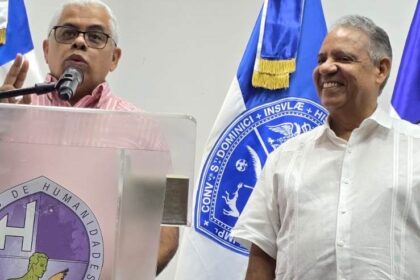 UASD impulsa lectura con conversatorio junto a Gustavo Olivo Peña