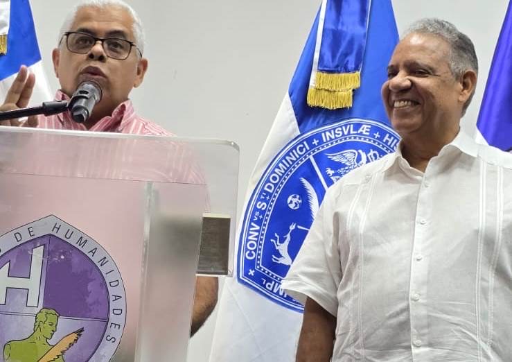 UASD impulsa lectura con conversatorio junto a Gustavo Olivo Peña