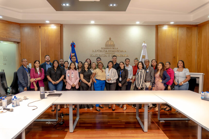 República Dominicana presenta Eficompras para compras estatales