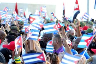 Miles en La Habana apoyan a Raúl Castro tras acusación de EE UU
