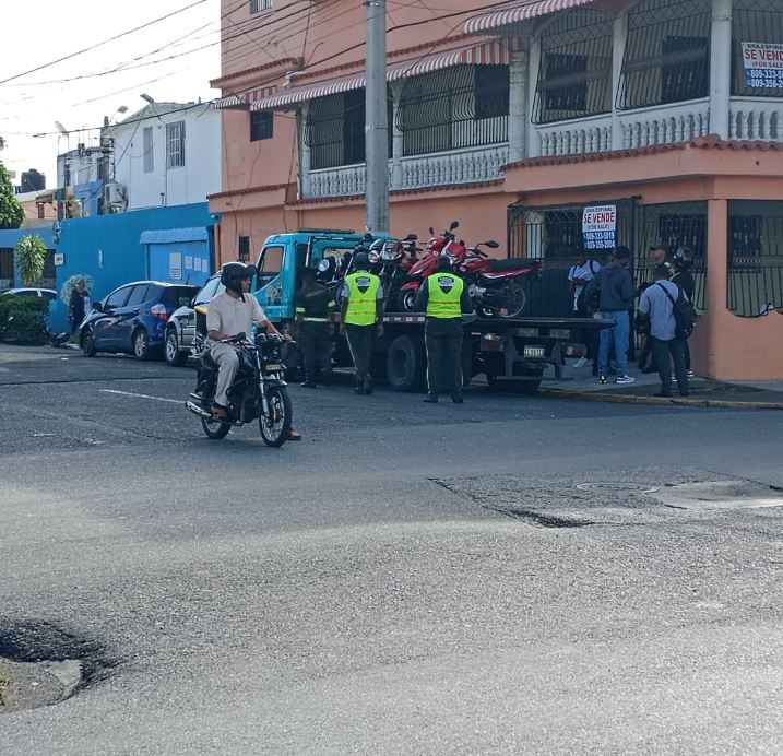 DIGESETT retiene motocicletas en operativo vial en Los Jardines del Norte