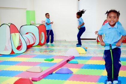 INEFI inaugura Aula de Motricidad en escuela de Azua
