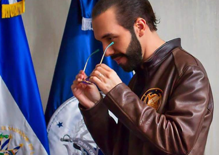 Nayib Bukele se postula para un tercer mandato en El Salvador