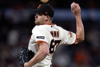 Giants colocan a Keaton Winn en lista de lesionados por codo