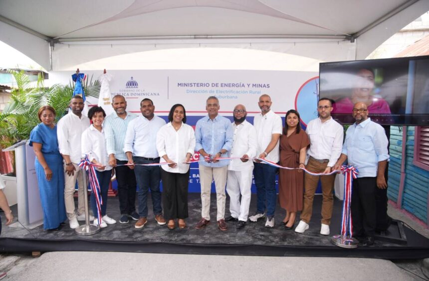 Gobierno invierte RD$48.5 millones en electrificación rural de Bahoruco