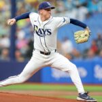 Jensen frustra juego sin hits combinado de Rays en la novena