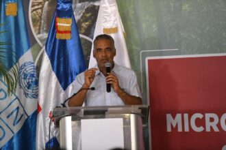La Cidra inaugura hidroeléctrica y lleva energía limpia a 800 personas