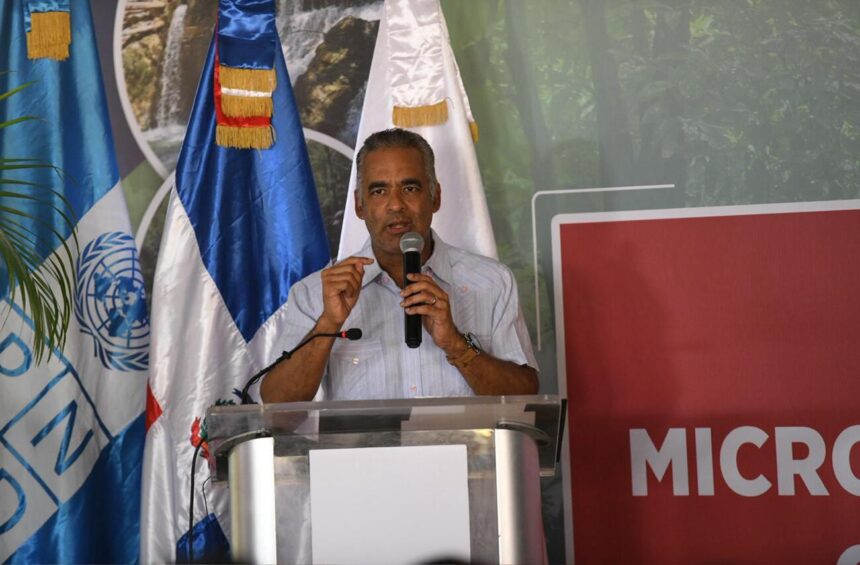 La Cidra inaugura hidroeléctrica y lleva energía limpia a 800 personas