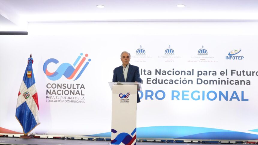 Ministro lidera foro clave en la consulta nacional por reforma educativa